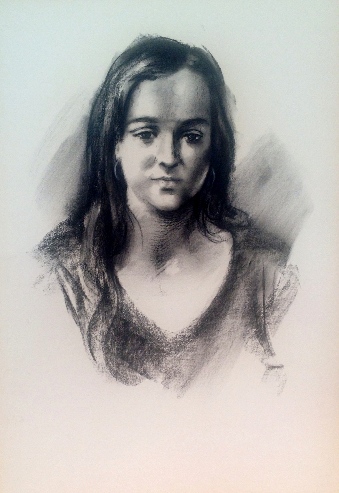 Ritratto di donna giovane ragazza di Gigi Busato disegno carboncino su carta collezione di famiglia