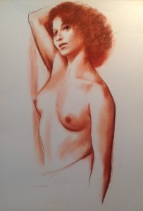La rossa di Gigi Busato, donna nuda in posa con un braccio sollevato. Disegno sanguigna su carta, collezione di famiglia.
