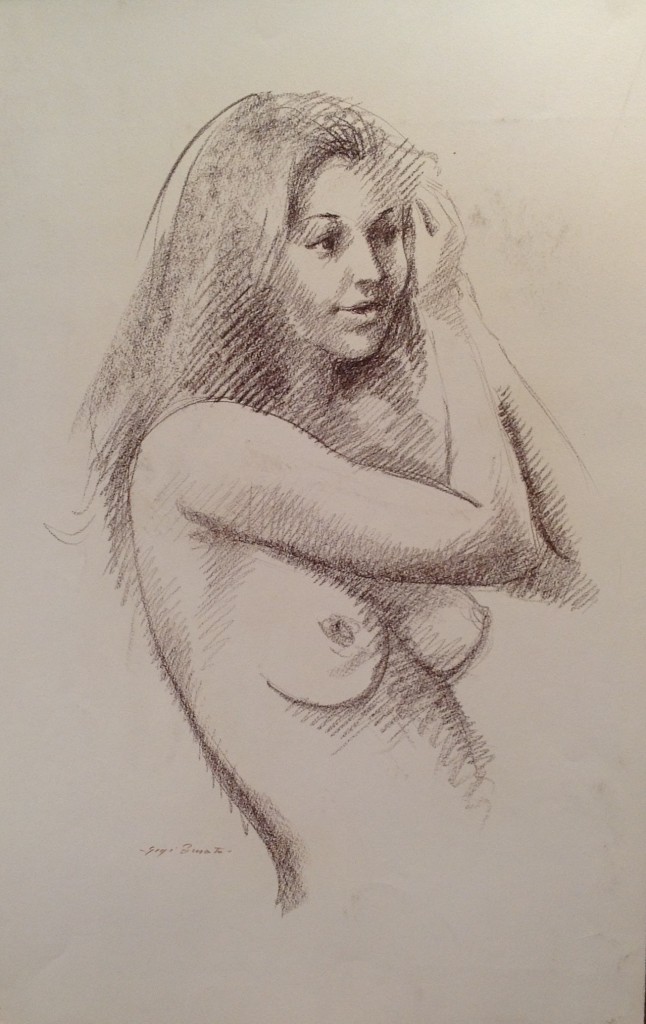 Tra i capelli, donna nuda che infila un fiore tra i capelli, di Gigi Busato. Disegno seppia su carta, collezione di famiglia