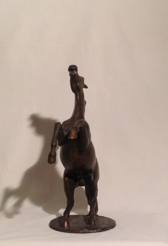 Cavallino, cavallo impennato di Gigi Busato. Scultura in bronzo, collezione di famiglia