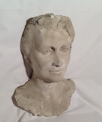 Amabile, scultura in gesso di Gigi Busato, collezione di famiglia