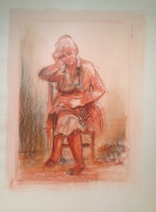 Gomitoli rurali, donna anziana seduta di fianco ai suoi gomitoli di lana. Disegno a tecnica mista su carta a colori. Collezione di famiglia