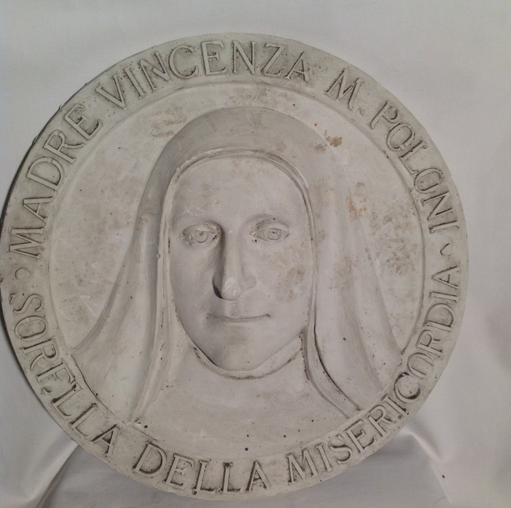 Madre Vincenza di Gigi Busato. SuoraVincenza M. Poloni Sorella della Misericordia , stampo di scultura in gesso.