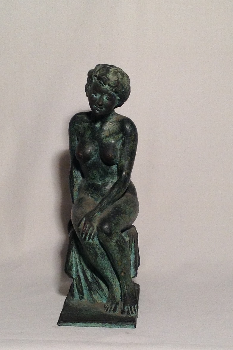 Posa di donna scultura in bronzo di Gigi Busato donna seduta nuda, collezione di famiglia