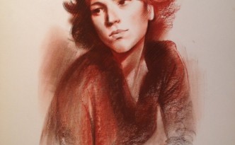 La sua bellezza di Gigi Busato. Ritratto di donna in posa. Disegno sanguigna-seppia su carta, collezione di famiglia