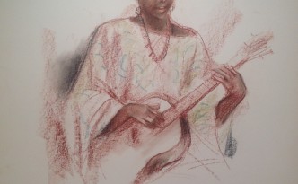 Suono africano di Gigi Busato. Ritratto di una donna di colore che suona allegramente la chitarra. Disegno pastello su carta, colorato, collezione di famiglia