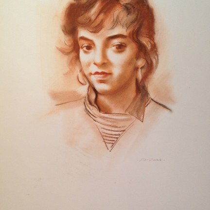 Orecchini di Gigi Busato. Ritratto di giovane donna con degli orecchini rotondi vistosi. Disegno pastello su carta, collezione di famiglia