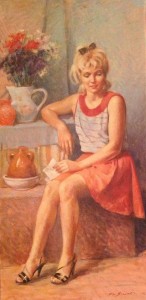 Serena d'estate di Gigi Busato, giovane donna seduta vicino ad un vaso di colorati fiori. Pittura olio su tela, collezione di famiglia