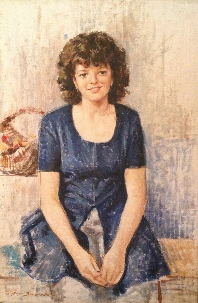 Sorriso ritratto di Gigi Busato. Pittura olio su tela di donna in posa sorridente seduta. Collezione di famiglia.